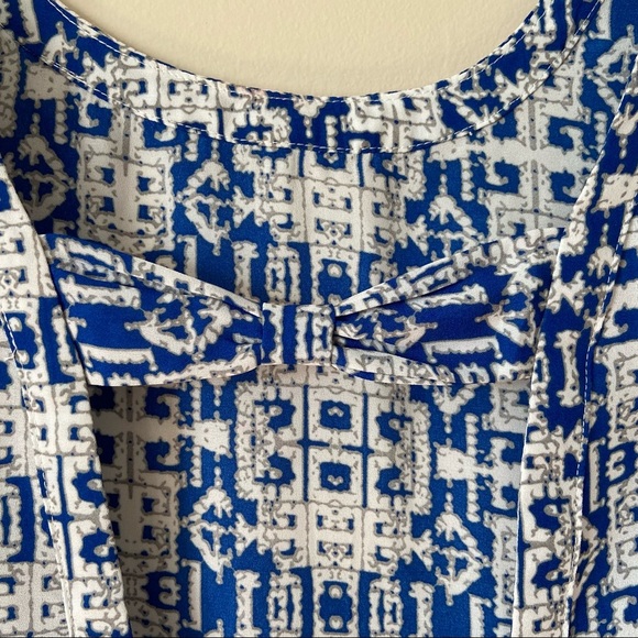 Blue White Bow Back Cutout Blouse Medium - Picture 5 of 10
